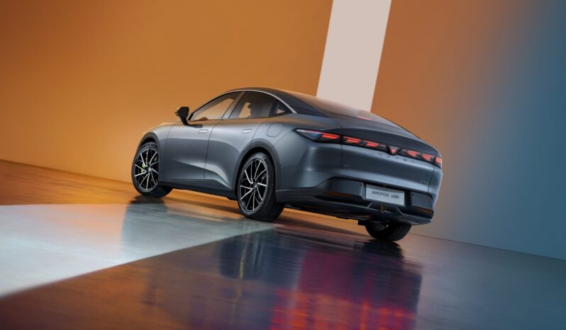 
								ARCFOX Alpha S5 full									